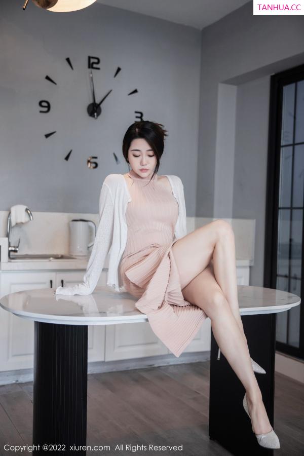   [XiuRen]高清写真图 2022.12.30 No.6066 严利娅Yuliya 丰腴美臀第18张图片